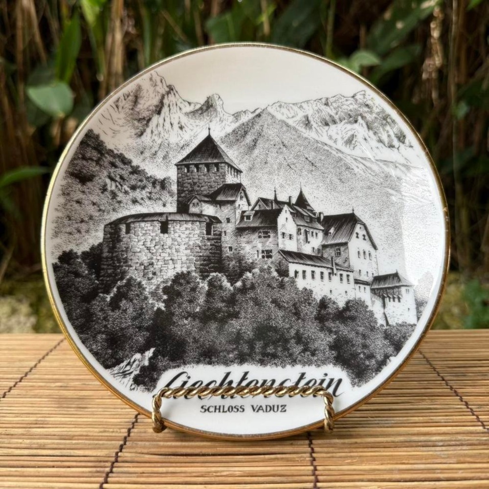 Vintage Schloss Vaduz Liechtenstein‎ Souvenir Decorative Plate Black & White